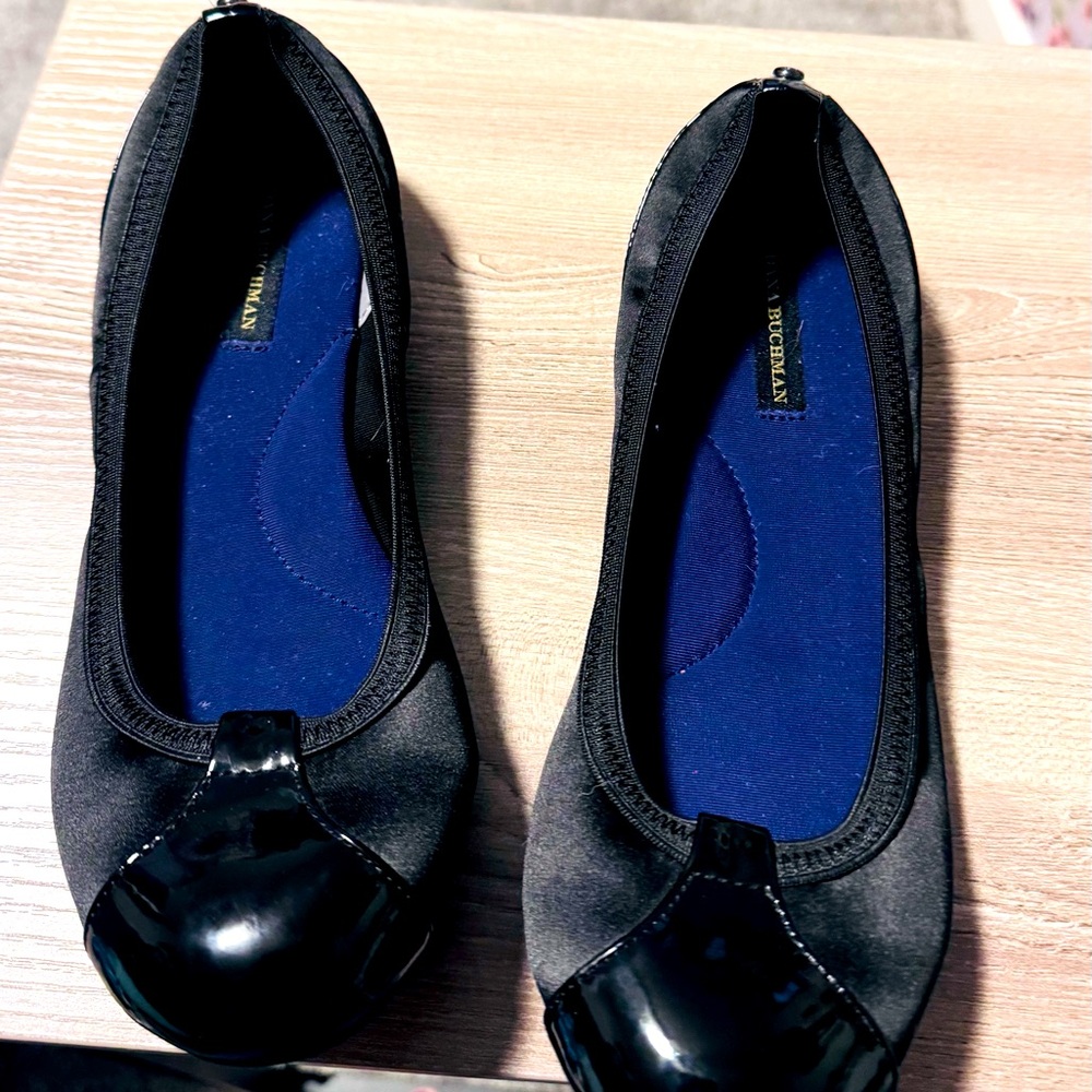 Dana Buchman flats
